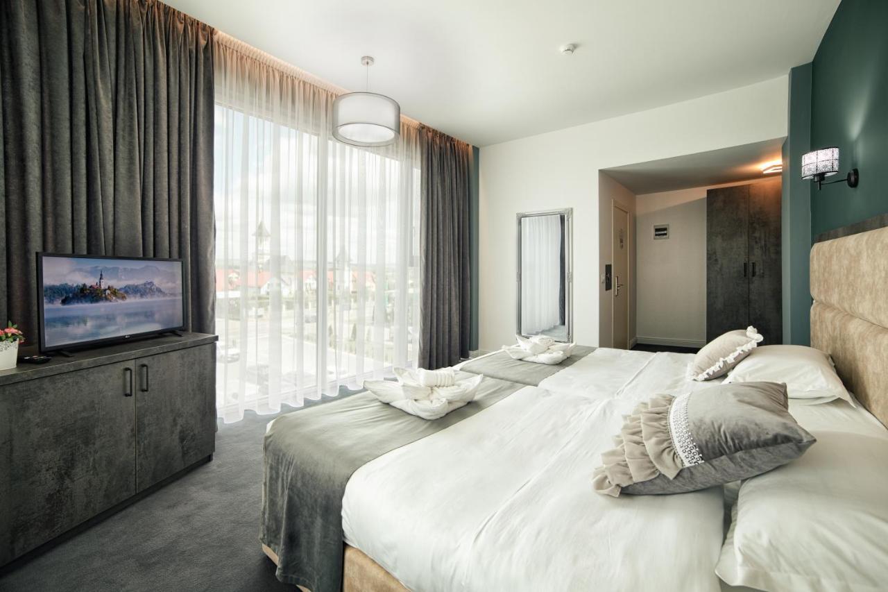 Hotel Nordic Twins & Wellness Radauti Ngoại thất bức ảnh