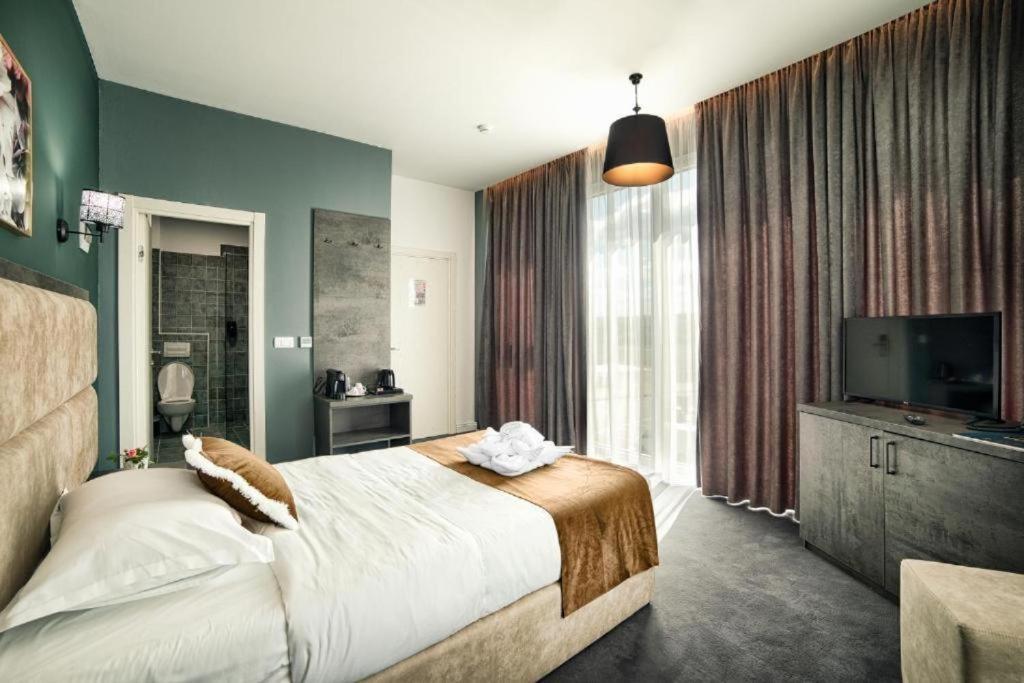 Hotel Nordic Twins & Wellness Radauti Ngoại thất bức ảnh